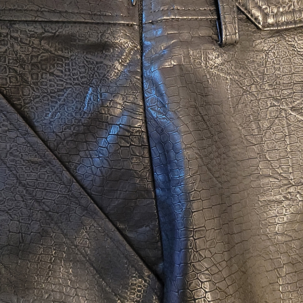 ShineStar Faux Leather Belted Black Mini Skirt  Sz M NWOT - Picture 4 of 6